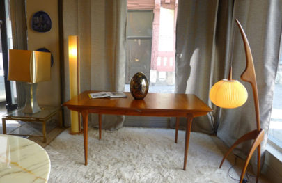 Luminaire Rispal & Table scandinave chez Luce