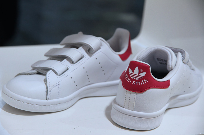 stan smith enfant rouge