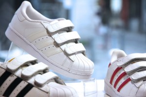 adidas superstar blanche enfant